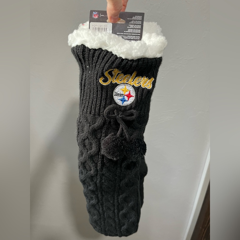 Pittsburgh Steelers Womens Cable Knit Footy Slipper Socks